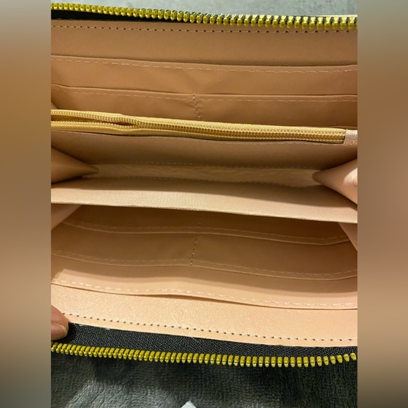 Vibrant Color Block Wallet - Picture 5 of 7